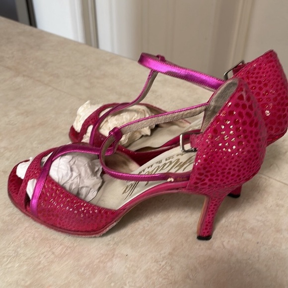 Flabella Fuchsia Snake Argentina Tango Dance Heels - Picture 7 of 15